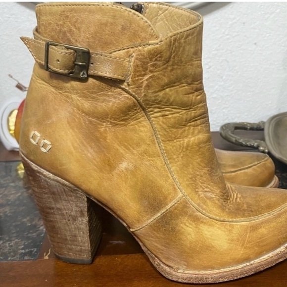 Bed|Stu | Isla Distressed Leather Short Ankle Booties - Picture 6 of 14